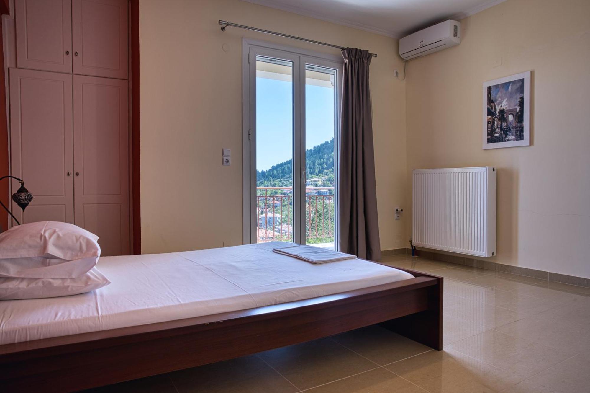 Petronas Villa Karia  Экстерьер фото